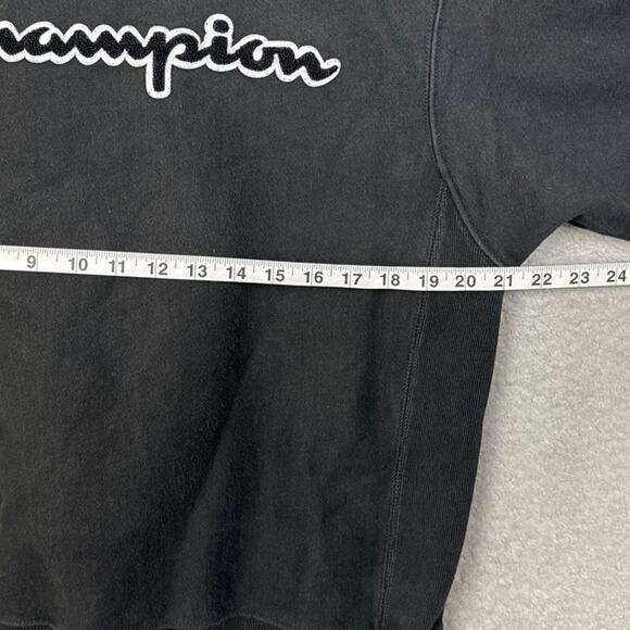 Vintage Champion Sweatshirt Black Reverse Weave Embroidered Logo Patch Size M - Picture 4 of 9